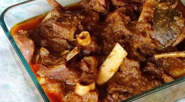 নারিকেল দুধে গরু-খাসির মাংস